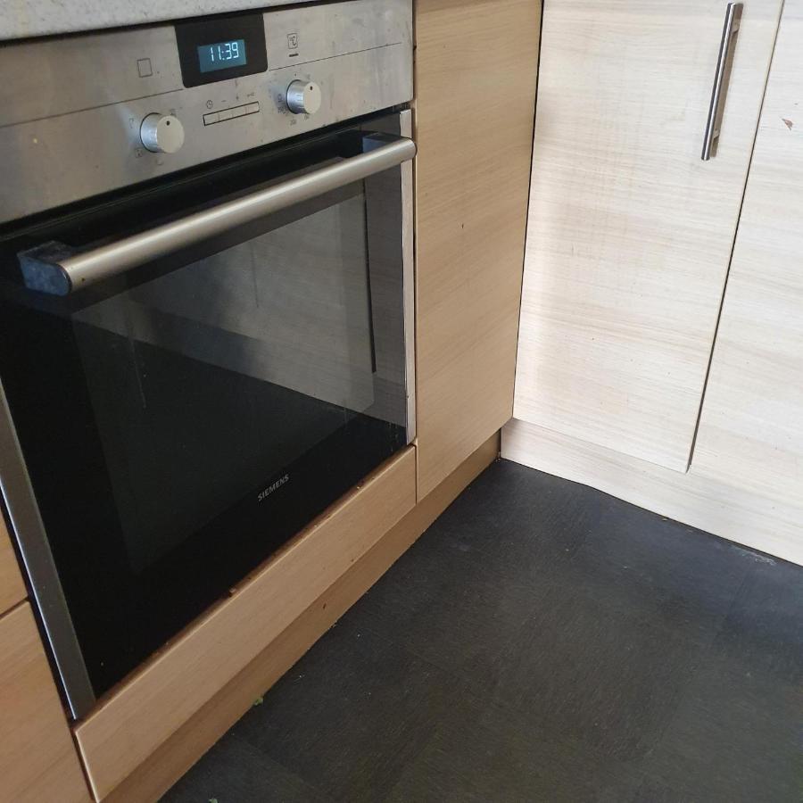 2-Bedroom Back Hilton Area Apartment - Ground Floor, Aberdeen City Center Exterior foto